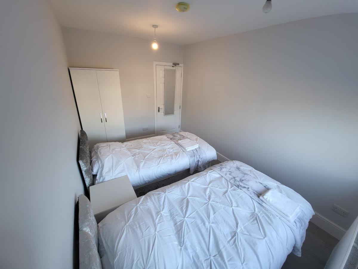 High Spec Large 6 Bedroom House! Kingston upon Thames  Zewnętrze zdjęcie