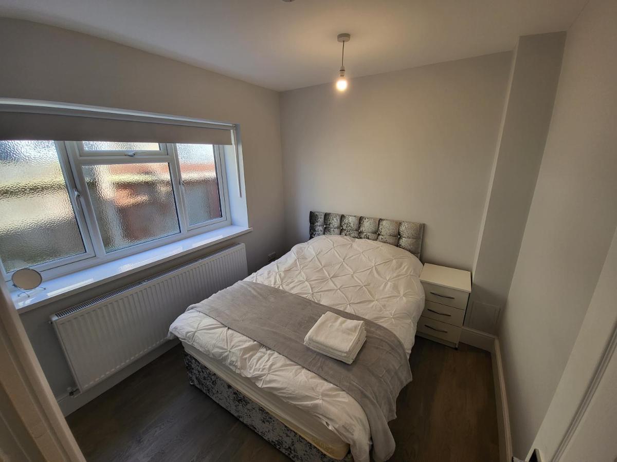 High Spec Large 6 Bedroom House! Kingston upon Thames  Zewnętrze zdjęcie