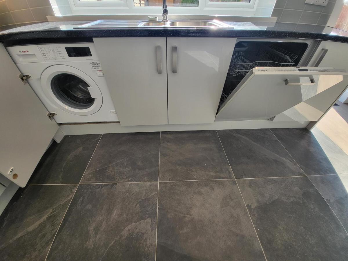 High Spec Large 6 Bedroom House! Kingston upon Thames  Zewnętrze zdjęcie