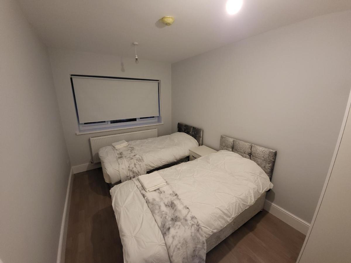 High Spec Large 6 Bedroom House! Kingston upon Thames  Zewnętrze zdjęcie