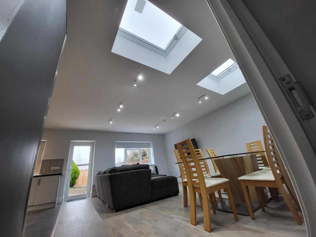 High Spec Large 6 Bedroom House! Kingston upon Thames  Zewnętrze zdjęcie