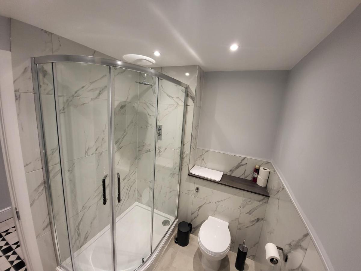 High Spec Large 6 Bedroom House! Kingston upon Thames  Zewnętrze zdjęcie